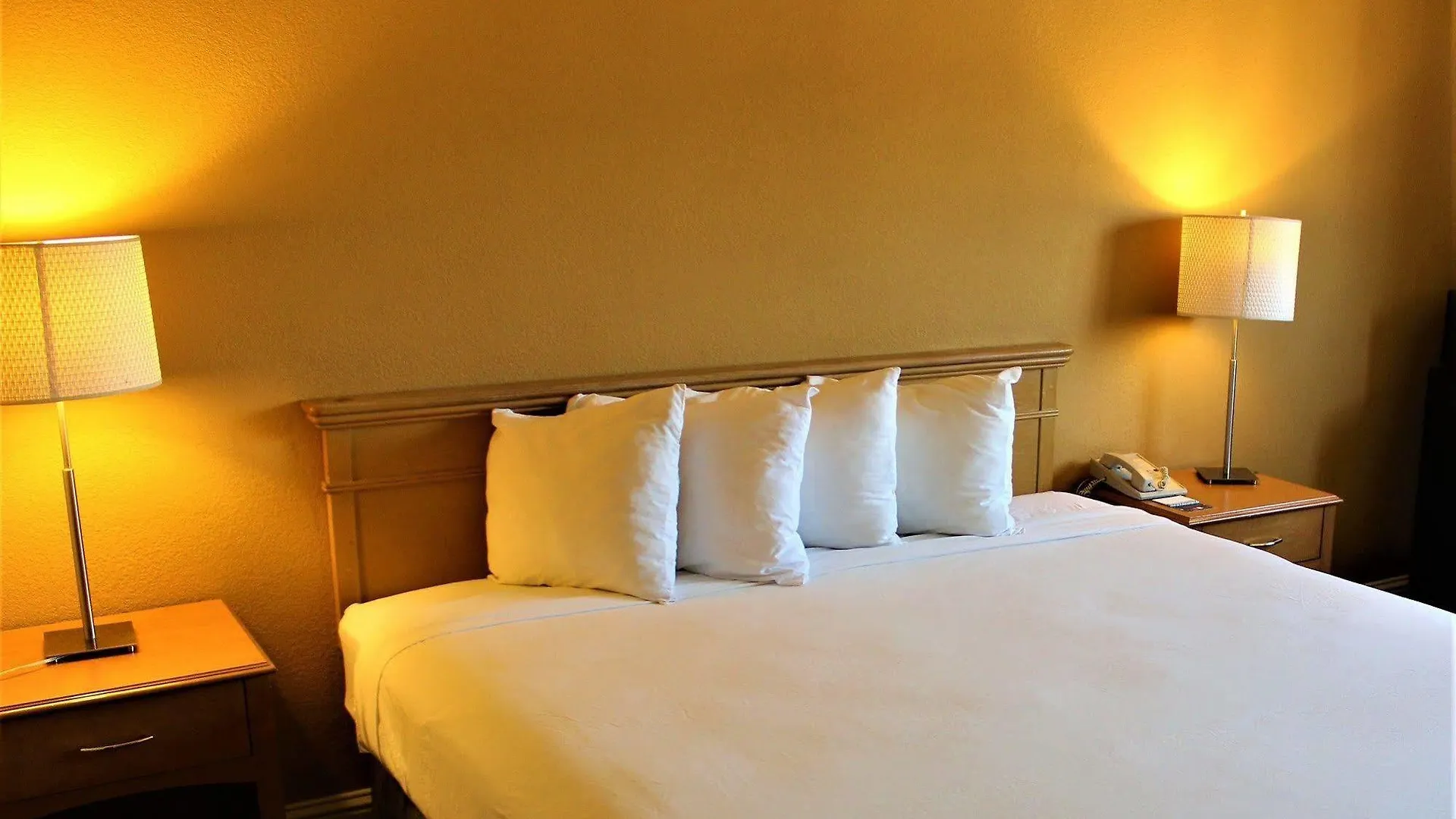 Red Lion Inn&Suites Sacramento 3*,